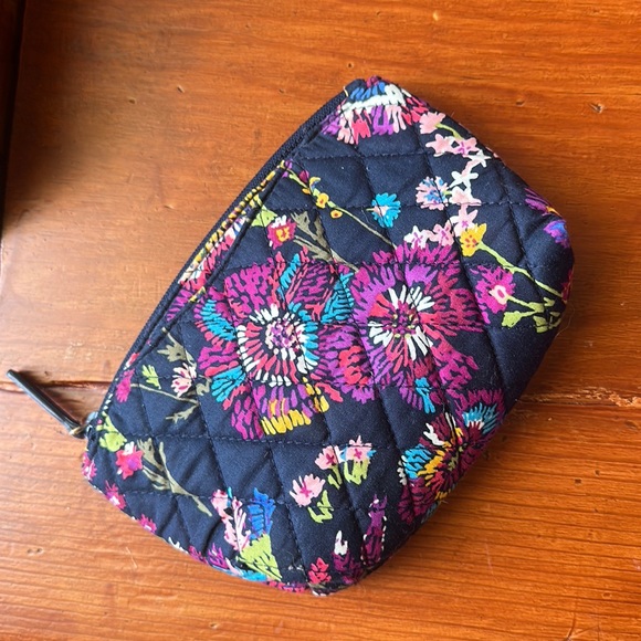 Vera Bradley Handbags - 💖Vera Bradley makeup bag with mirror.